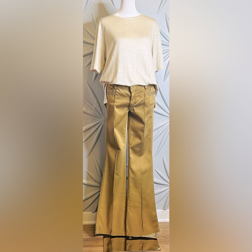 Cache SZ 4 tan fit & flare denim pants w/2 front & 2 rear pockets. Waist 31”-33”